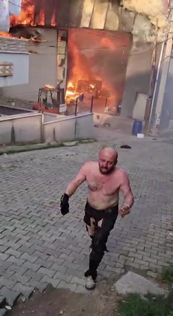 KOCAELİ'NİN DİLOVASI İLÇESİNDE BULUNAN BİR PARFÜM DOLUM FABRİKASINDA ÇIKAN YANGINDA 6 KİŞİ...