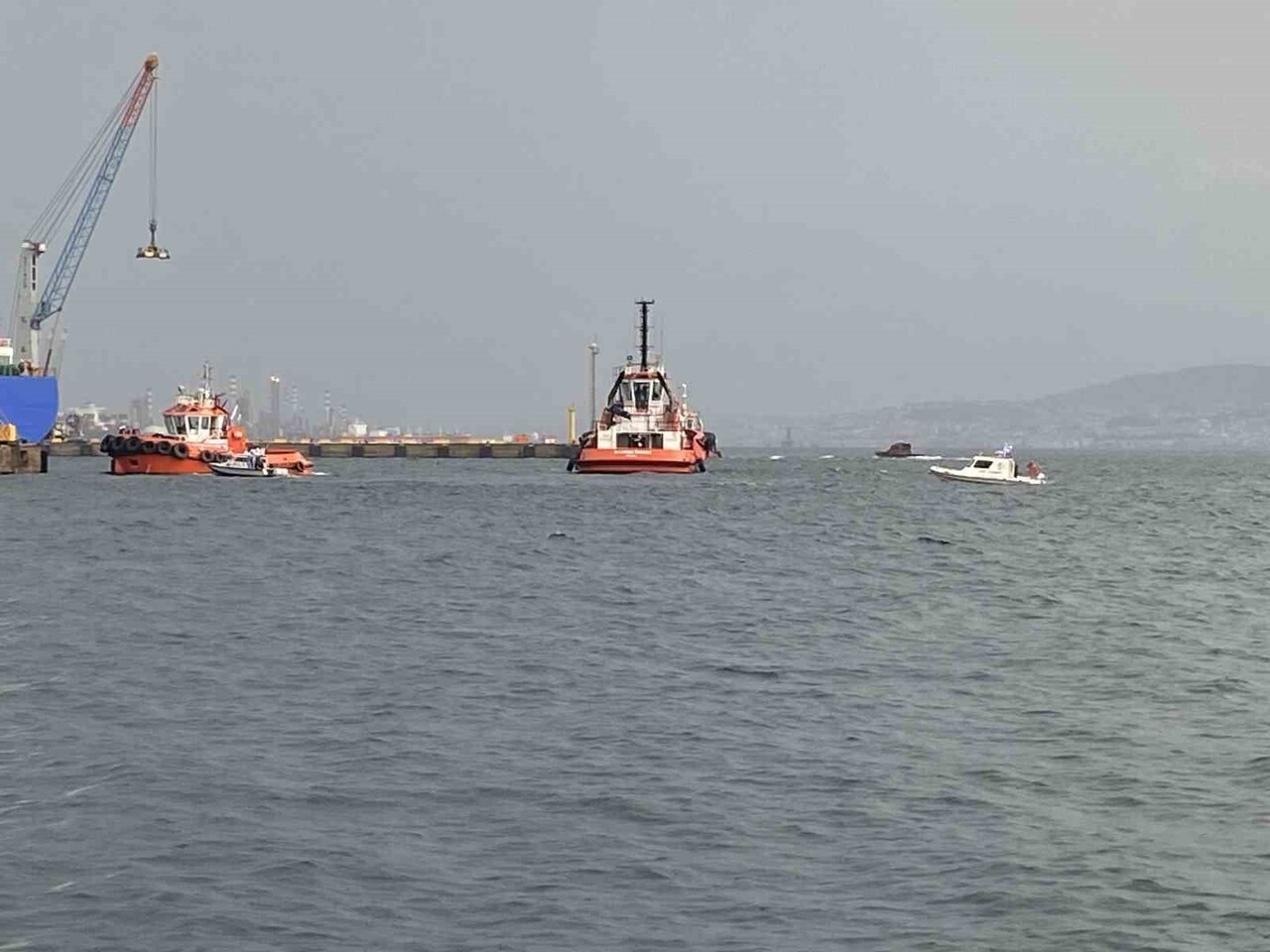 KOCAELİ'NİN KÖRFEZ İLÇESİNDE ALABORA OLAN KAYIKTAKİ 2 KİŞİDEN 1'İ KURTARILDI, DİĞER KİŞİYİ ARAMA...