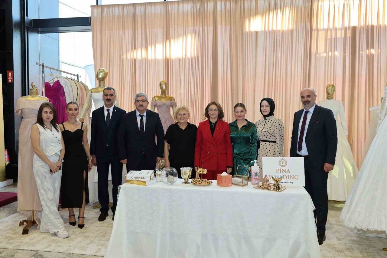 KOCAELİ’DE EVLİLİK HAZIRLIĞINDAKİ GENÇLERİN MERAKLA BEKLEDİĞİ "3. EVLİLİK FUARI" KAPILARINI AÇARAK...