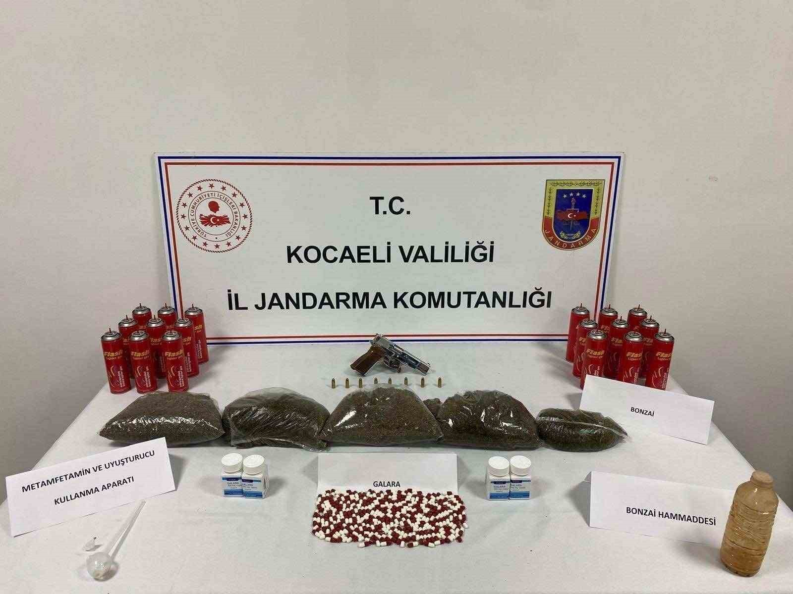 KOCAELİ İL JANDARMA KOMUTANLIĞI EKİPLERİNCE, UYUŞTURUCU VE UYARICI MADDE SUÇLARIYLA MÜCADELE...