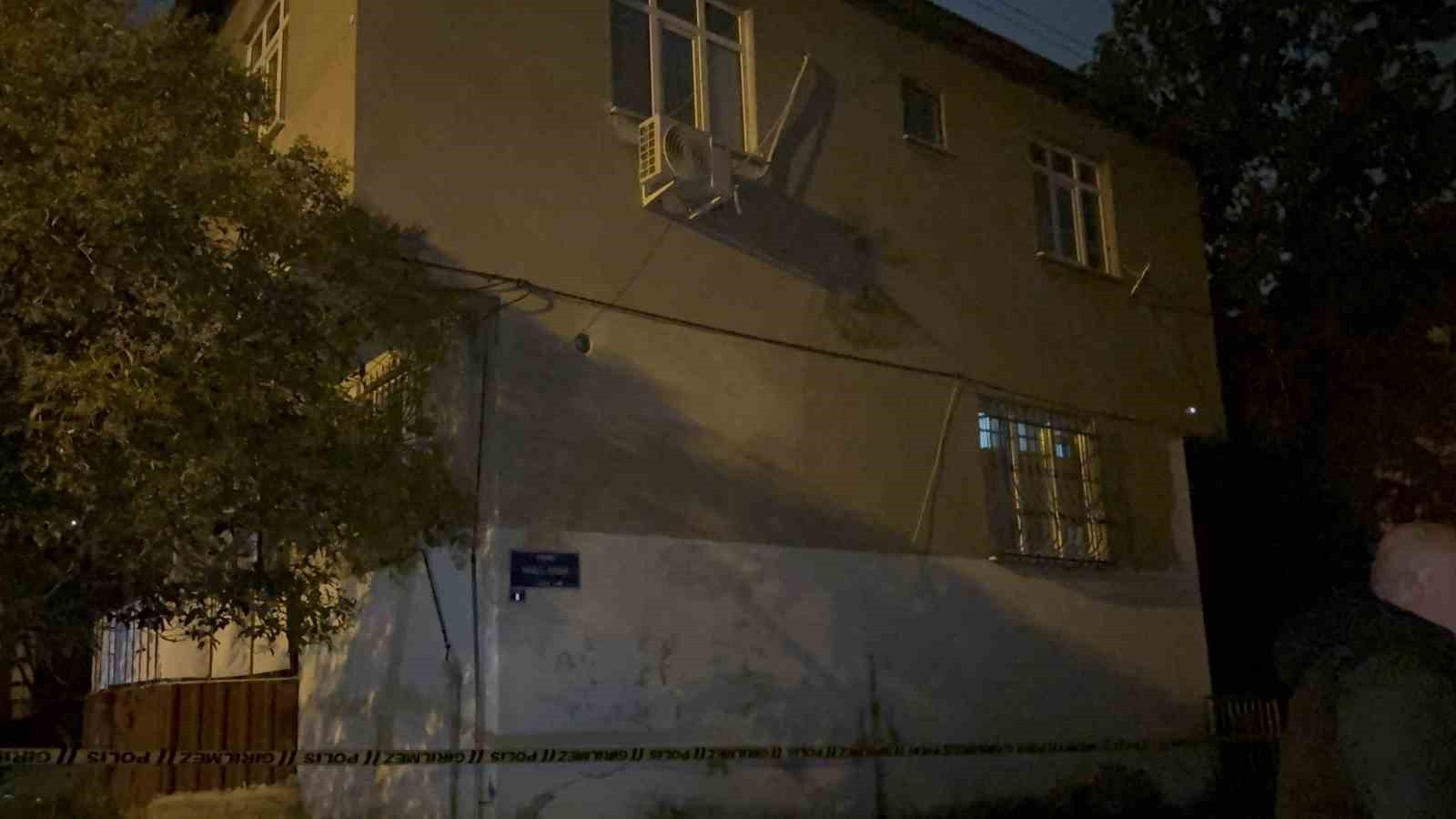 KOCAELİ’NİN GEBZE İLÇESİNDE 2 KATLI BİNADA KOLONLARDA ÇATLAKLAR VE YAPIDA KAYMA MEYDANA GELDİ....