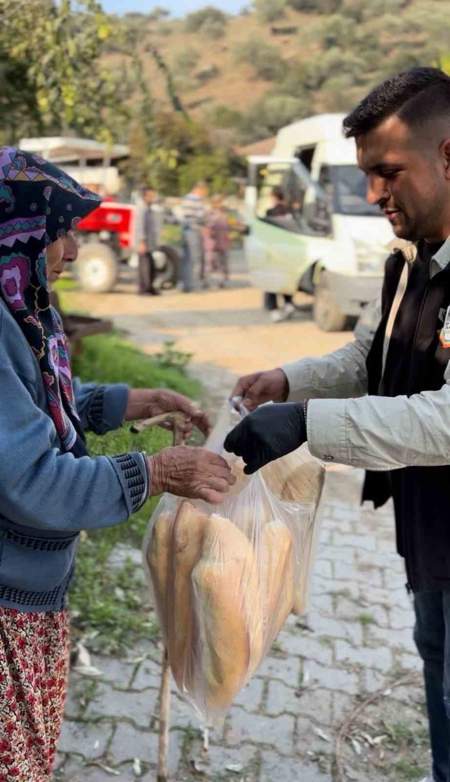 KOÇARLI BELEDİYE BAŞKANI ÖZÜR ARICI’NIN GİRİŞİMLERİ İLE İLÇEDE BAŞLATILAN HALK EKMEK SATIŞ PROJESİ...