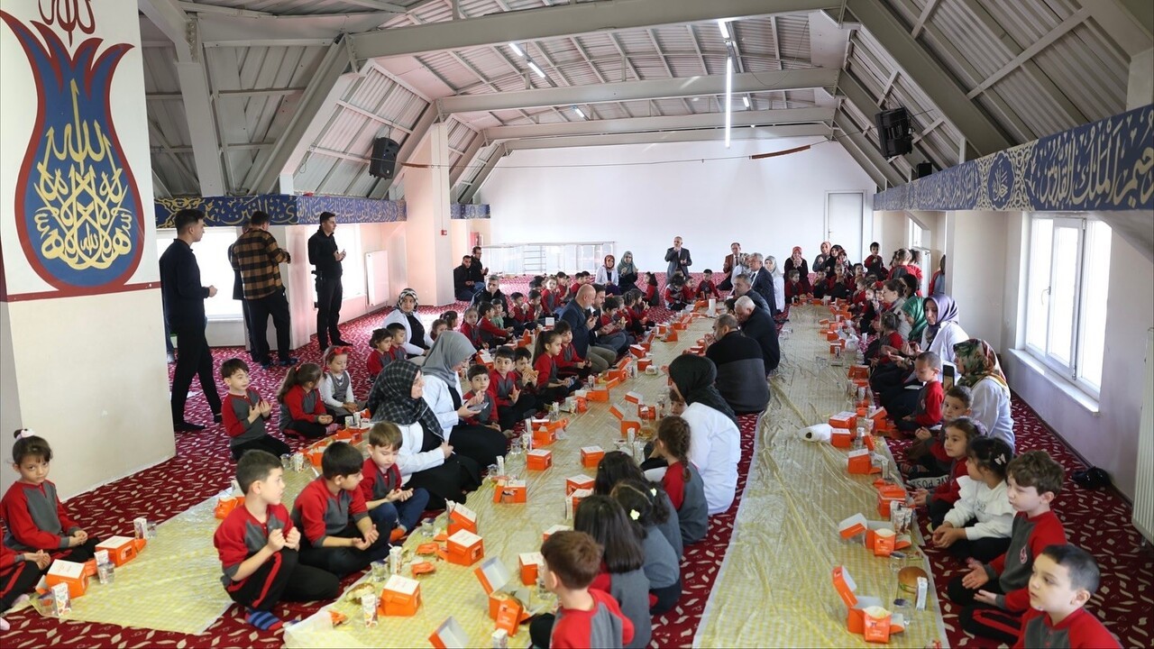 KOCASİNAN BELEDİYE BAŞKANI AHMET ÇOLAKBAYRAKDAR, KOCASİNAN KAYMAKAMI ERDOĞAN TURAN ERMİŞ İLE...