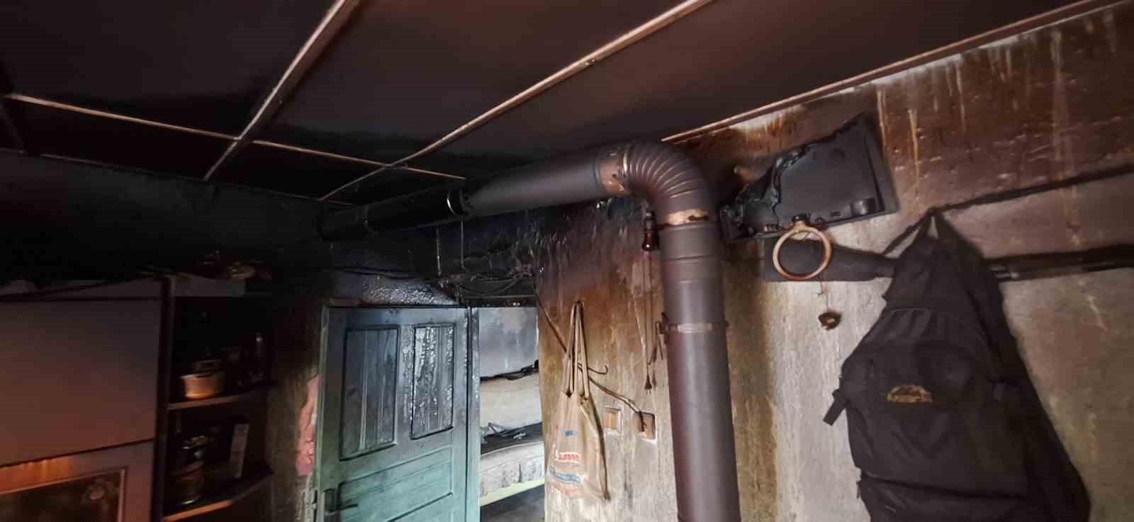 KONYA'NIN SEYDİŞEHİR İLÇESİNDE, MÜSTAKİL EVDE ÇIKAN YANGIN İTFAİYE TARAFINDAN SÖNDÜRÜLDÜ. YANGINDA...