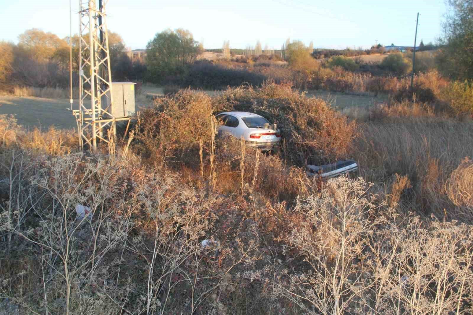 KONYA’NIN BEYŞEHİR İLÇESİNDE OTOMOBİLİN YOLDAN ÇIKARAK ARAZİYE SAVRULMASI SONUCU YAŞANAN TRAFİK...