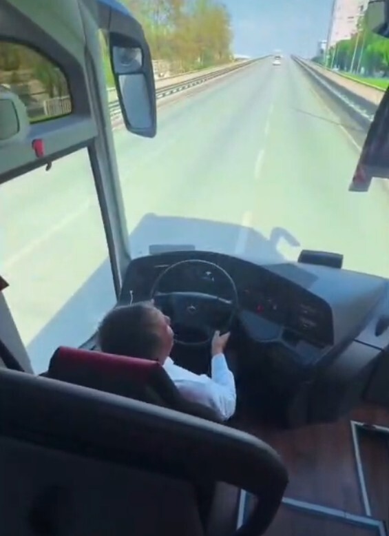 KONYASPOR-ANTALYASPOR DEPLASMANINA GİDEN VE ANTALYASPOR TARAFTARININ YOLCULUK YAPTIĞI OTOBÜSTE...