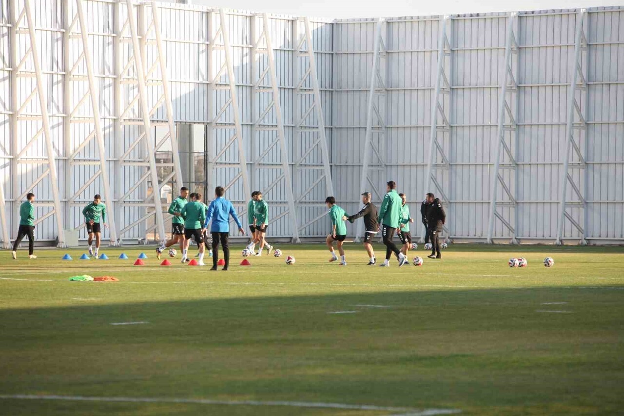 KONYASPOR TEKNİK DİREKTÖRÜ ÇAĞDAŞ ATAN, TRABZONSPOR'A TRABZON'DA İYİ BİR İSTATİSTİKLERİ OLDUĞUNU...