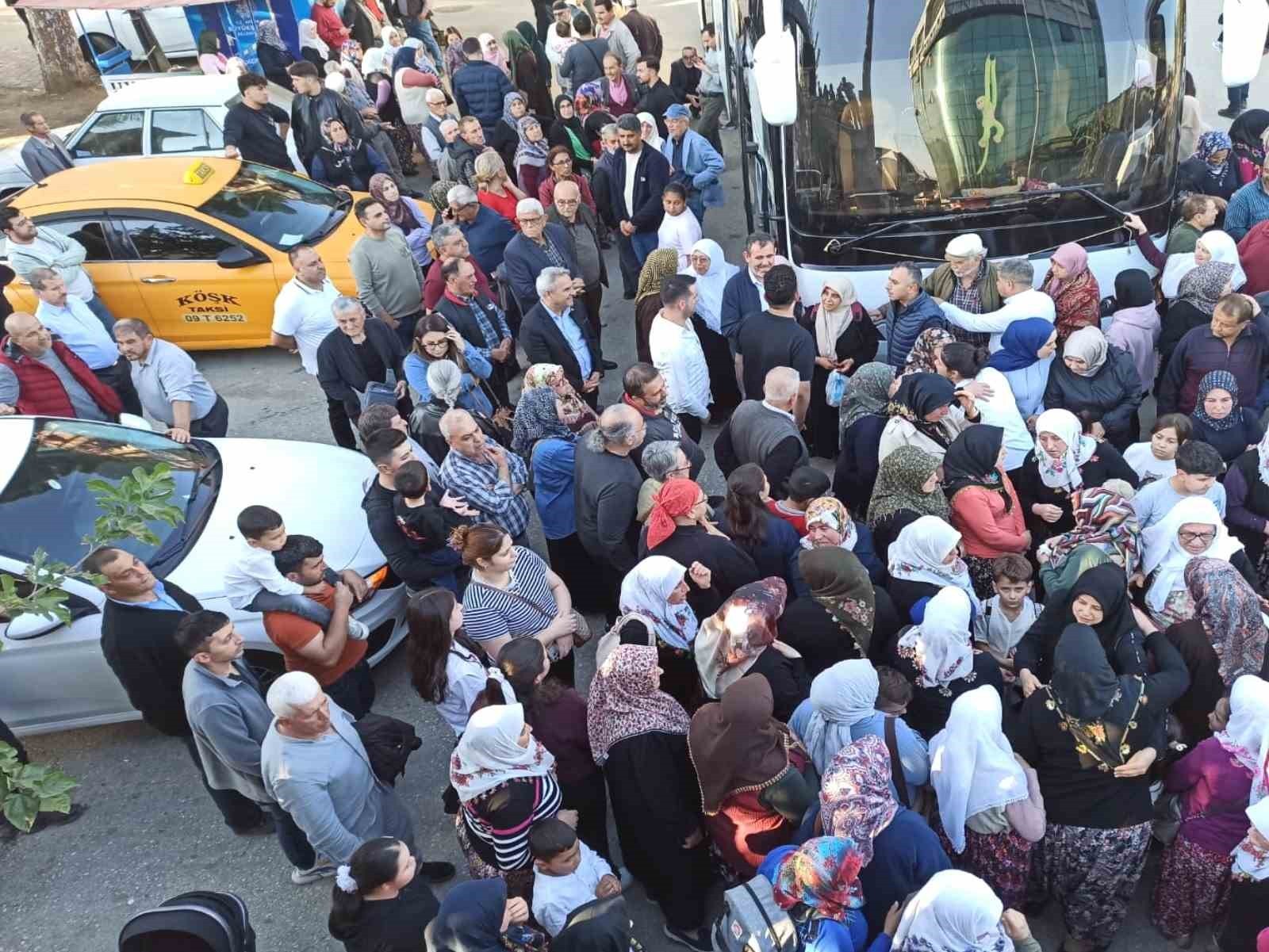 KÖŞK’TE UMRE YOLCULARI DUALARLA UĞURLANDI