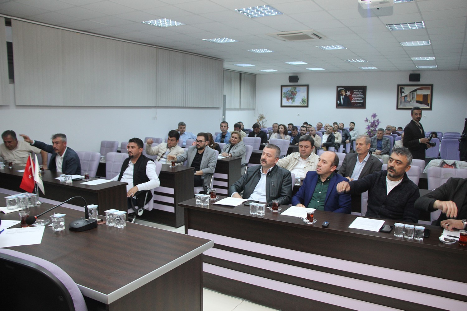 KULA BELEDİYESİ’NİN KASIM AYI OLAĞAN MECLİS TOPLANTISINDA, BELEDİYEYE AİT TAŞINMAZLARI KİRALAYAN...