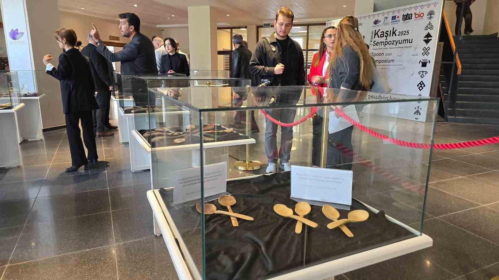 KÜLTÜR VE TURİZM BAKANLIĞI SANATÇISI, KIRŞEHİR TÜRK HALK MÜZİĞİ BAĞLAMA VE SES SANATÇISI CENGİZ...