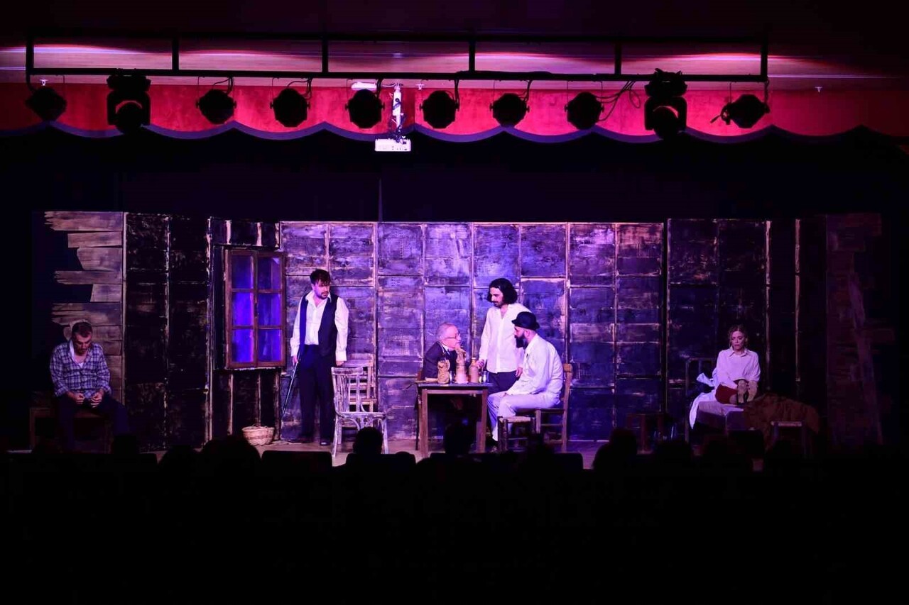 KÜLTÜREL YAŞAMI GÜÇLENDİREN ÇALIŞMALARINI SÜRDÜREN OSMANGAZİ BELEDİYESİ, TURGUT ÖZAKMAN’IN...