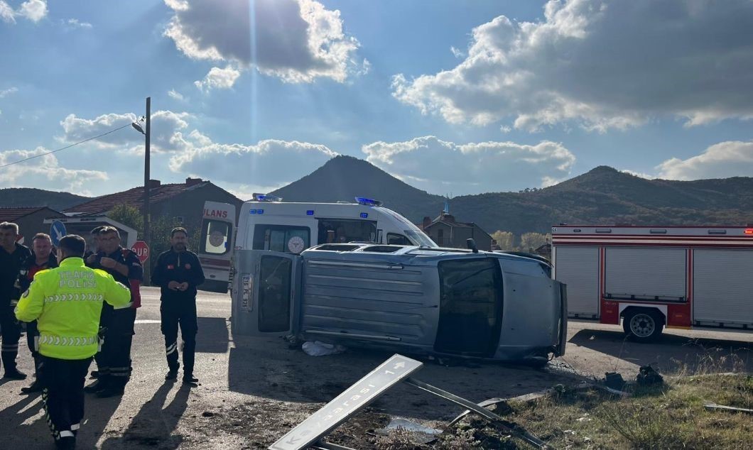 KÜTAHYA'DA TRAFİK KAZASI: 7 YARALI