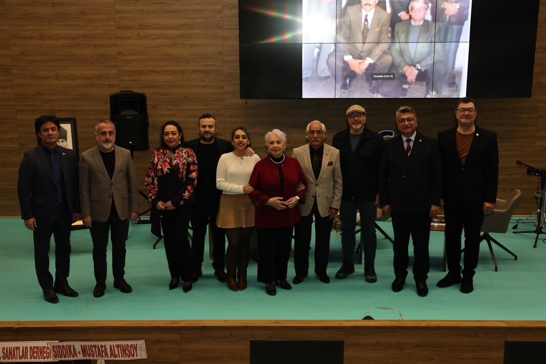 KÜTAHYA BELEDİYESİ’NDEN NİLÜFER ÖRNEK ÖZKAN VE ADİL ÖZKAN’A SAYGI GECESİ