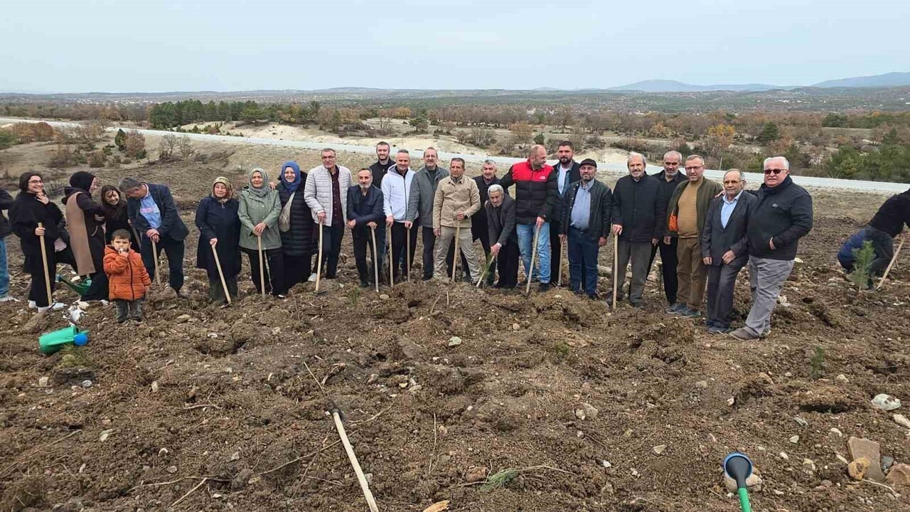 KÜTAHYA’DA 5 KASIM’DA VEFAT EDEN AK PARTİ MERKEZ İLÇE BAŞKAN YARDIMCISI YUSUF SEZAİ SEVİL ANISINA...