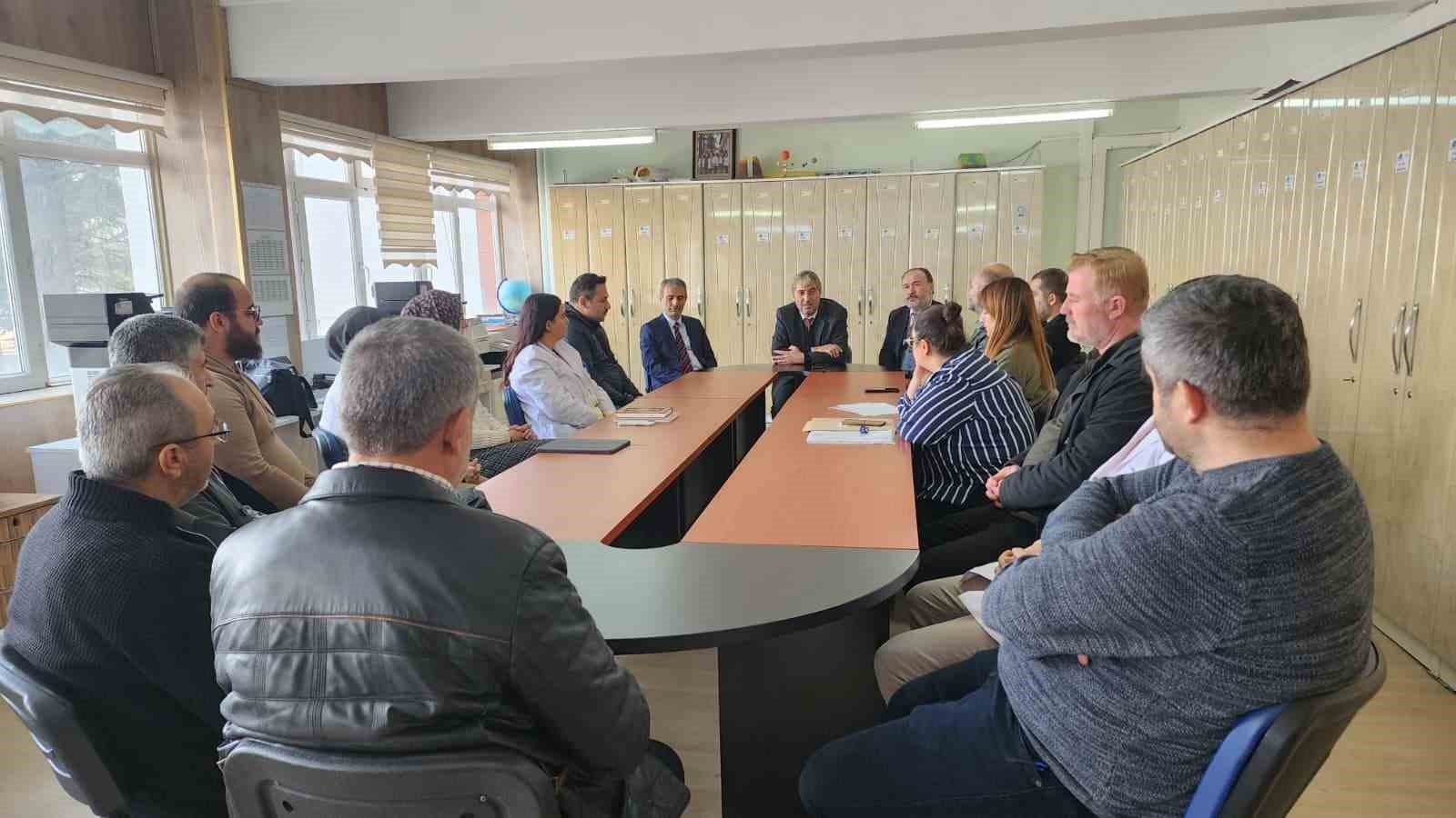 KÜTAHYA İL MİLLÎ EĞİTİM MÜDÜRÜ YILMAZ, ÖĞRETMENLERLE BULUŞTU