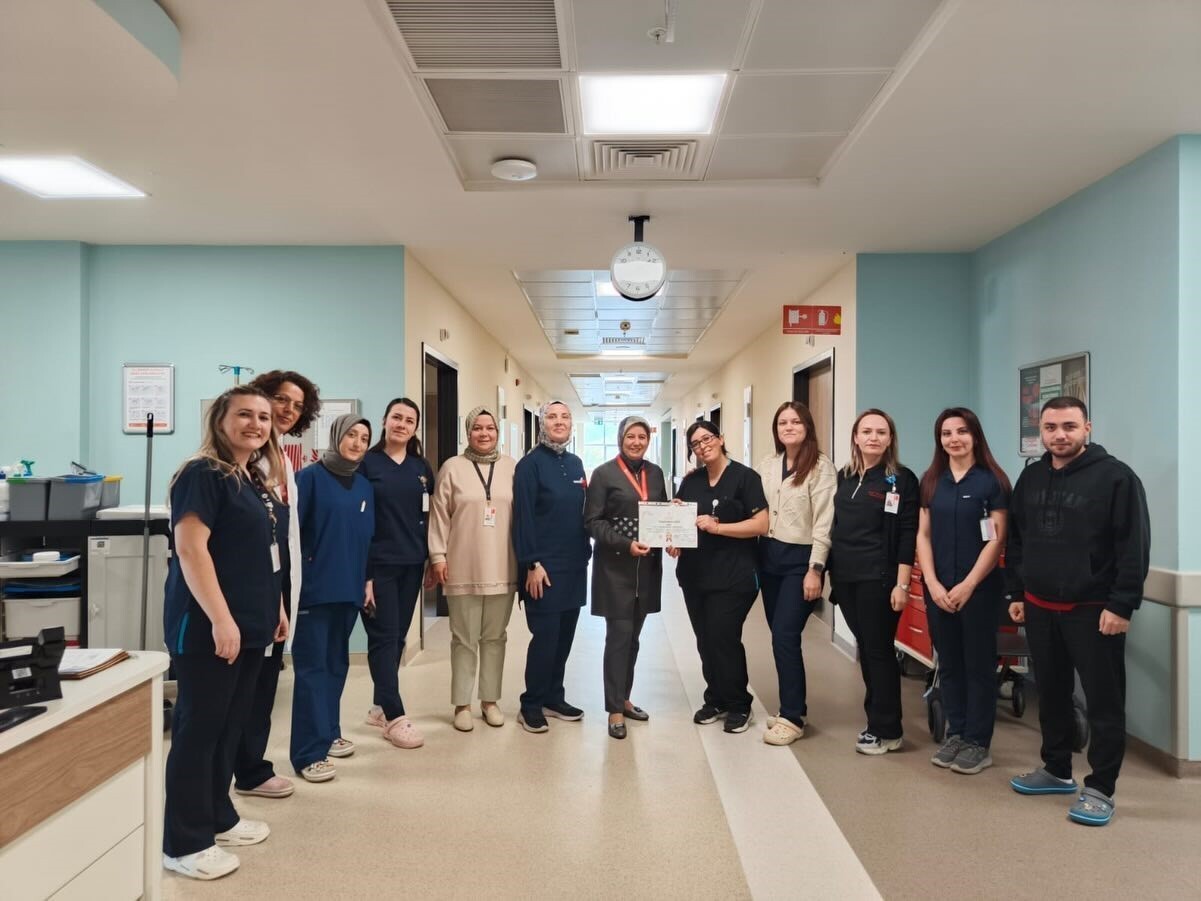 KÜTAHYA ŞEHİR HASTANESİ GÖZ VE DERMATOLOJİ KLİNİĞİNE EL HİJYENİ TEŞEKKÜRÜ