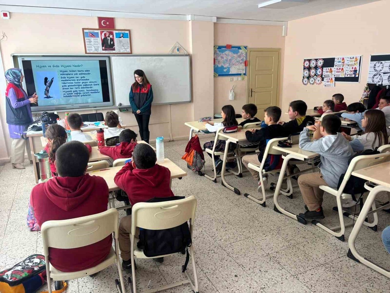 LÜLEBURGAZ İLÇE TARIM VE ORMAN MÜDÜRLÜĞÜ TEKNİK PERSONELLERİ TARAFINDAN, CUMHURİYET İLKOKULU...