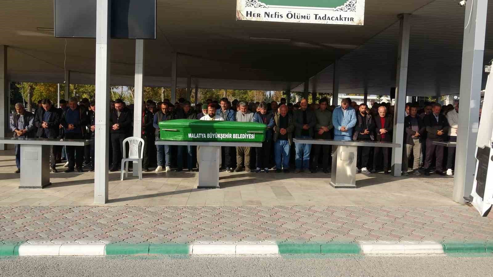 MALATYA’DA 19 YAŞINDAKİ KADIN KALDIRILDIĞI HASTANEDE HAYATINI KAYBETTİ