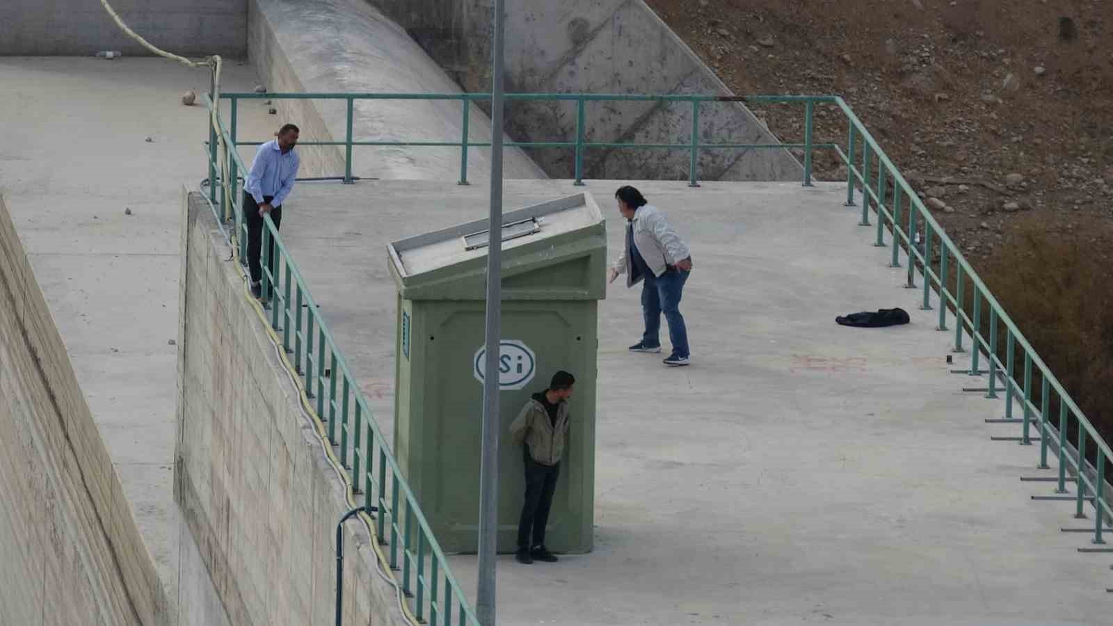 MALATYA’DA İNTİHAR GİRİŞİMİNİ POLİS ENGELLEDİ