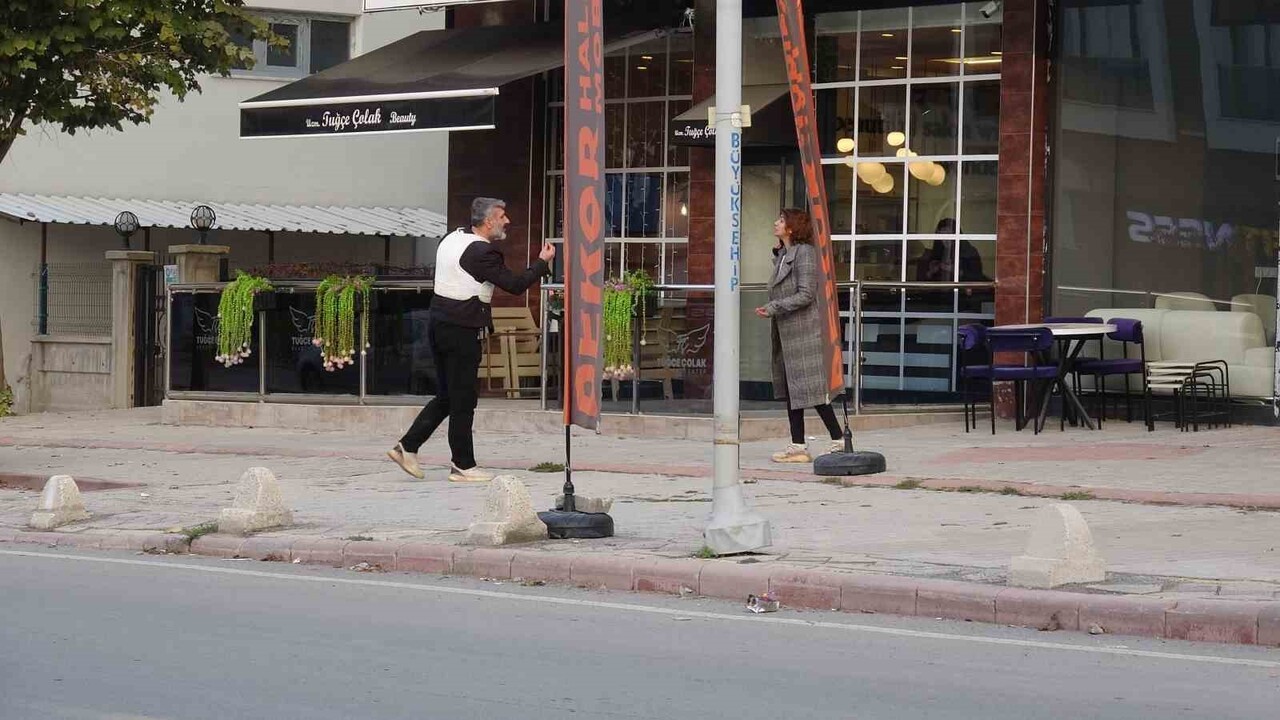 MALATYA’DA TABANCA İLE İNTİHAR GİRİŞİMİNİ POLİS SON ANDA ENGELLEDİ