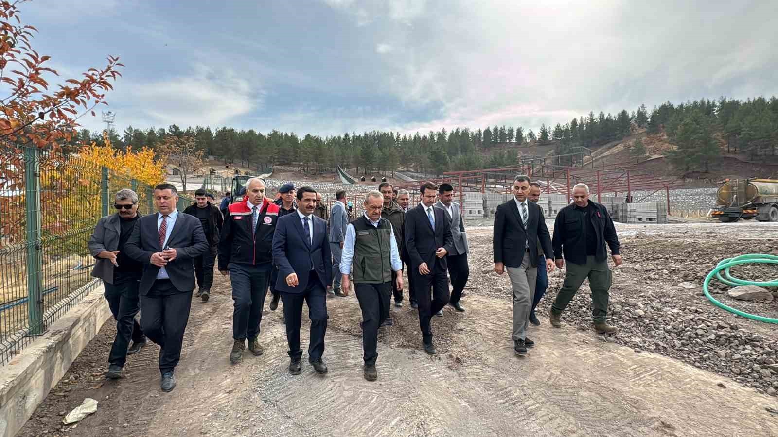 MALATYA VALİSİ SEDDAR YAVUZ, BATTALGAZİ BELEDİYESİ TARAFINDAN YENİKÖY MAHALLESİ’NDE İNŞASI SÜREN...