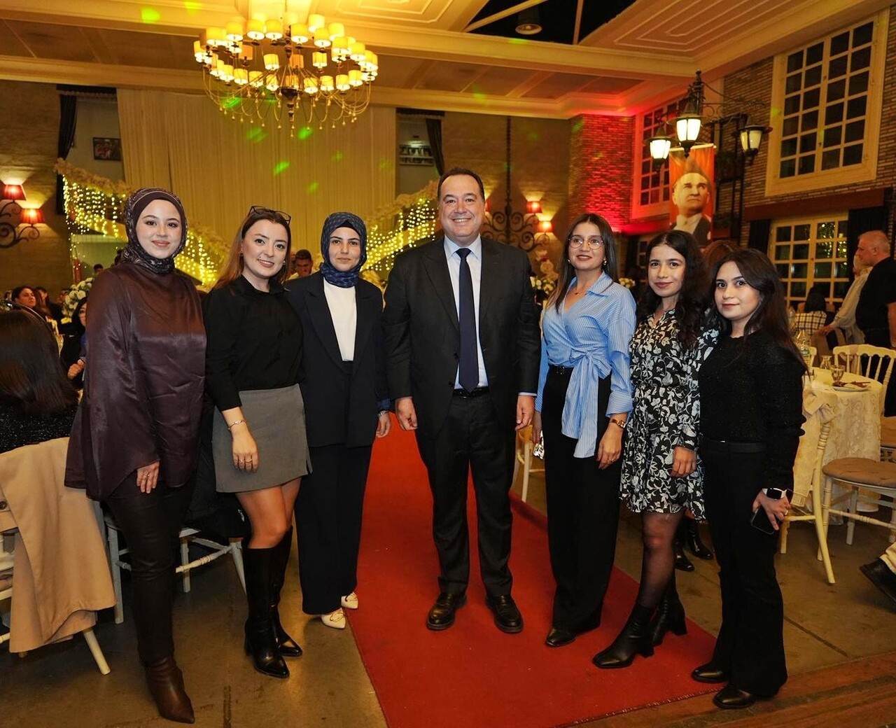 MANİSA BÜYÜKŞEHİR BELEDİYESİ, 24 KASIM ÖĞRETMENLER GÜNÜ KAPSAMINDA GENİŞ KATILIMLI ÖZEL BİR...