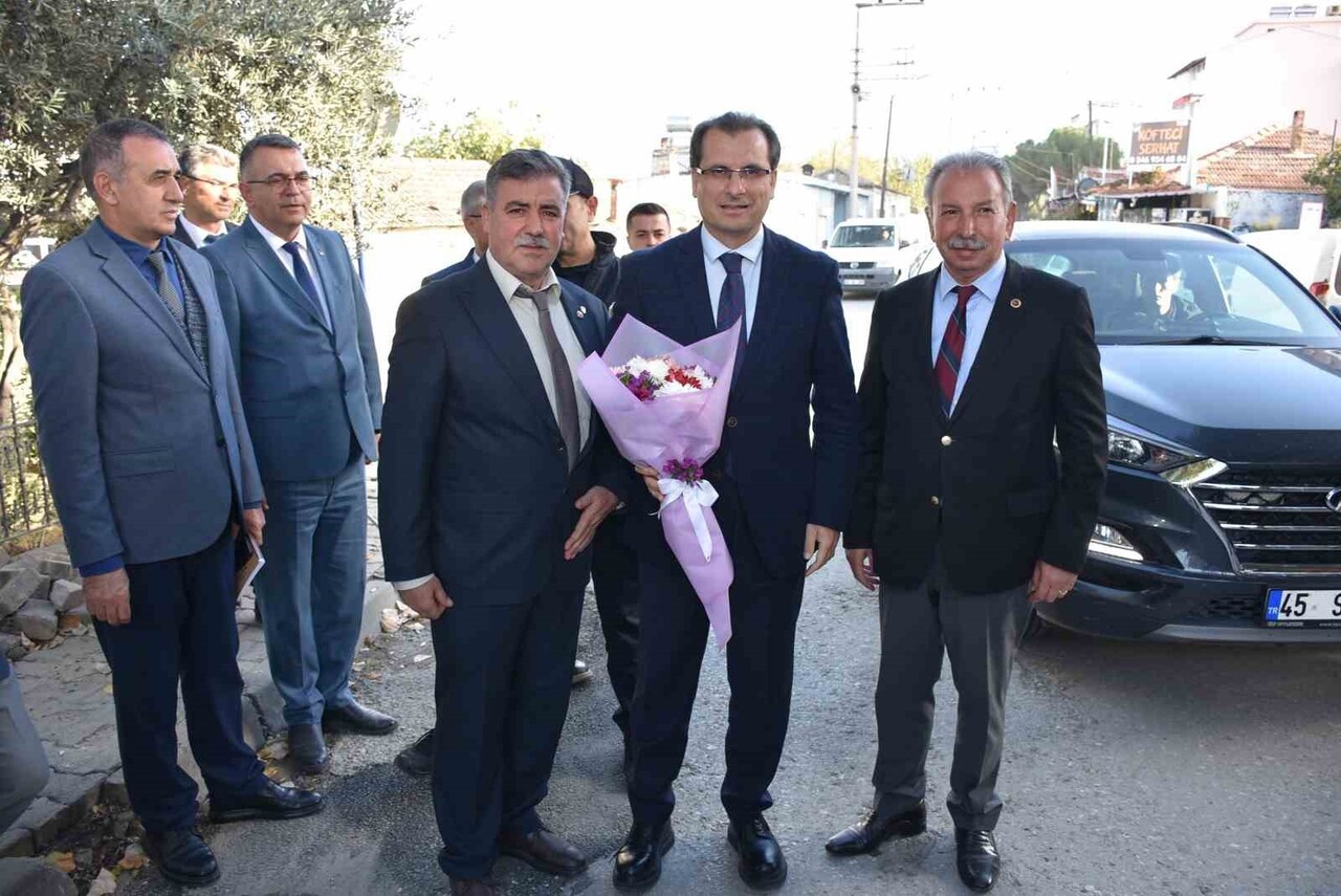 MANİSA’NIN SALİHLİ İLÇE KAYMAKAMI ALİ GÜLDOĞAN, "VATANDAŞLARLA BULUŞMA PROGRAMI" KAPSAMINDA KELİ...