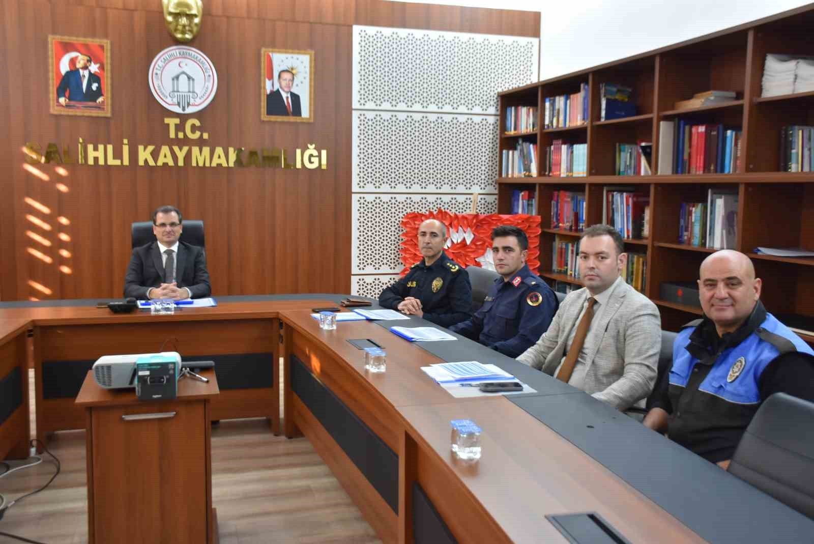 MANİSA’NIN SALİHLİ İLÇESİNDE METRUK BİNALARA YÖNELİK ÇALIŞMALAR, KAYMAKAM ALİ GÜLDOĞAN...
