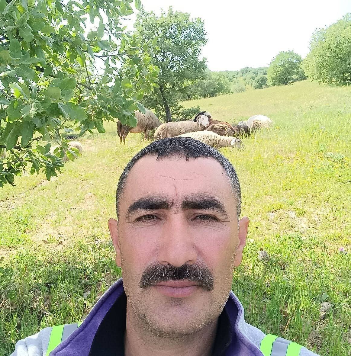 MANİSA’NIN SALİHLİ İLÇESİNİN KIRSAL İĞDECİK MAHALLESİNDE ÇOBANLIK YAPAN 45 YAŞINDAKİ ALİ AY, BİR...