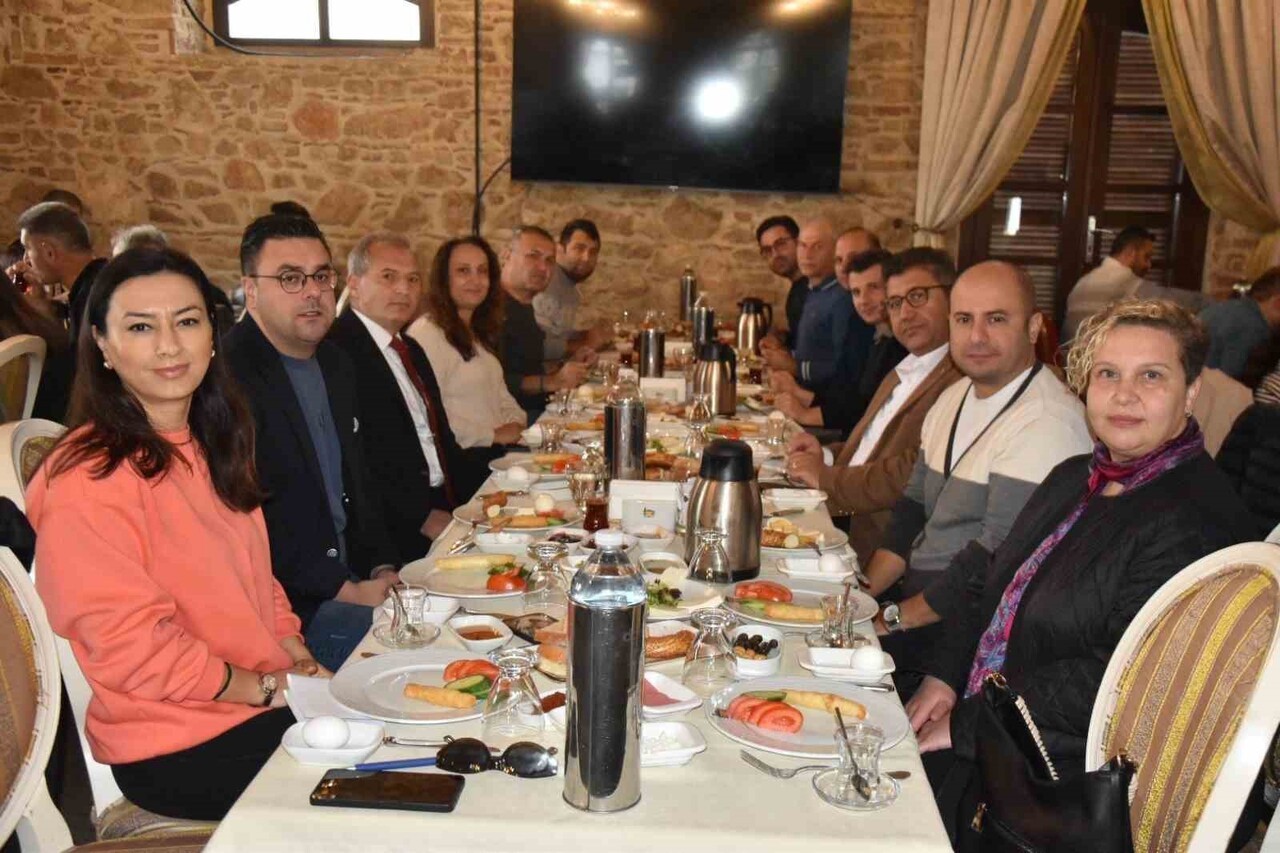 MANİSA TİCARET VE SANAYİ ODASI (MANİSA TSO), 24 KASIM ÖĞRETMENLER GÜNÜ DOLAYISIYLA DESTEK VERDİĞİ...