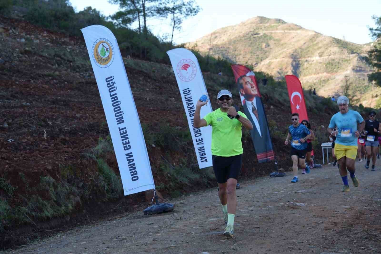 MARMARİS ORMAN İŞLETME MÜDÜRLÜĞÜ’NDEN ULTRA TRAİL MARATONUNDA TOHUM ATMA ETKİNLİĞİ