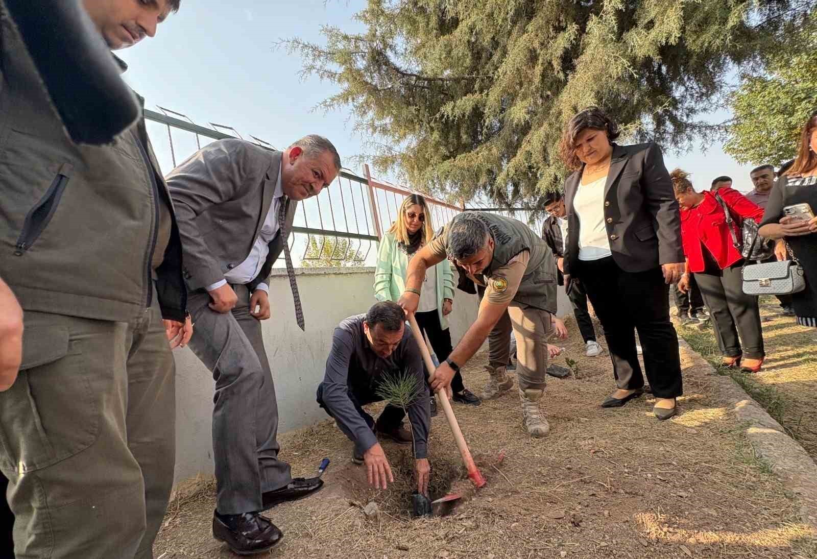 MERSİN'DE, TOROSLAR MESLEKİ EĞİTİM MERKEZİ (MESEM), 'YEŞİL VATAN BENİM OKULUM GELECEĞE ÇARE'...