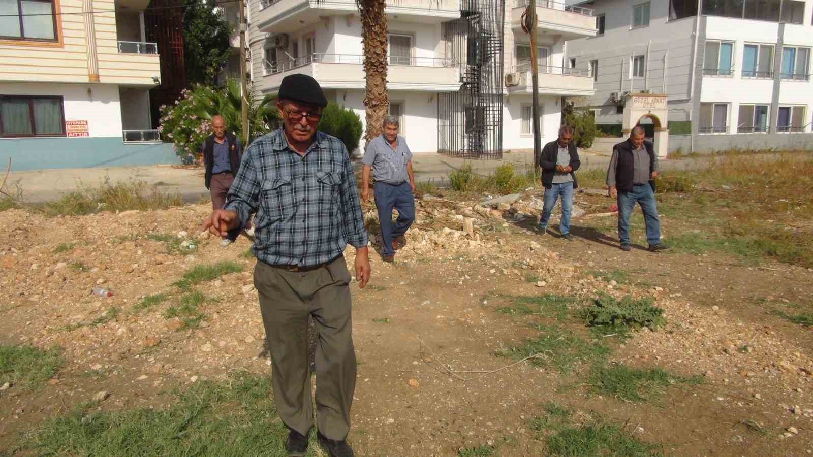 MERSİN'İN SİLİFKE İLÇESİNDE YAŞAYAN 64 YAŞINDAKİ ALİ DAYICIK, YAZ AYLARINDA ARTAN KURAKLIK...