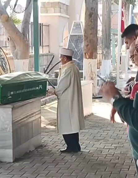 MERSİN'İN TARSUS İLÇESİNDE BOŞANMA AŞAMASINDAKİ KOCASI TARAFINDAN ÖLDÜRÜLEN 4 ÇOCUK ANNESİ EMİNE...