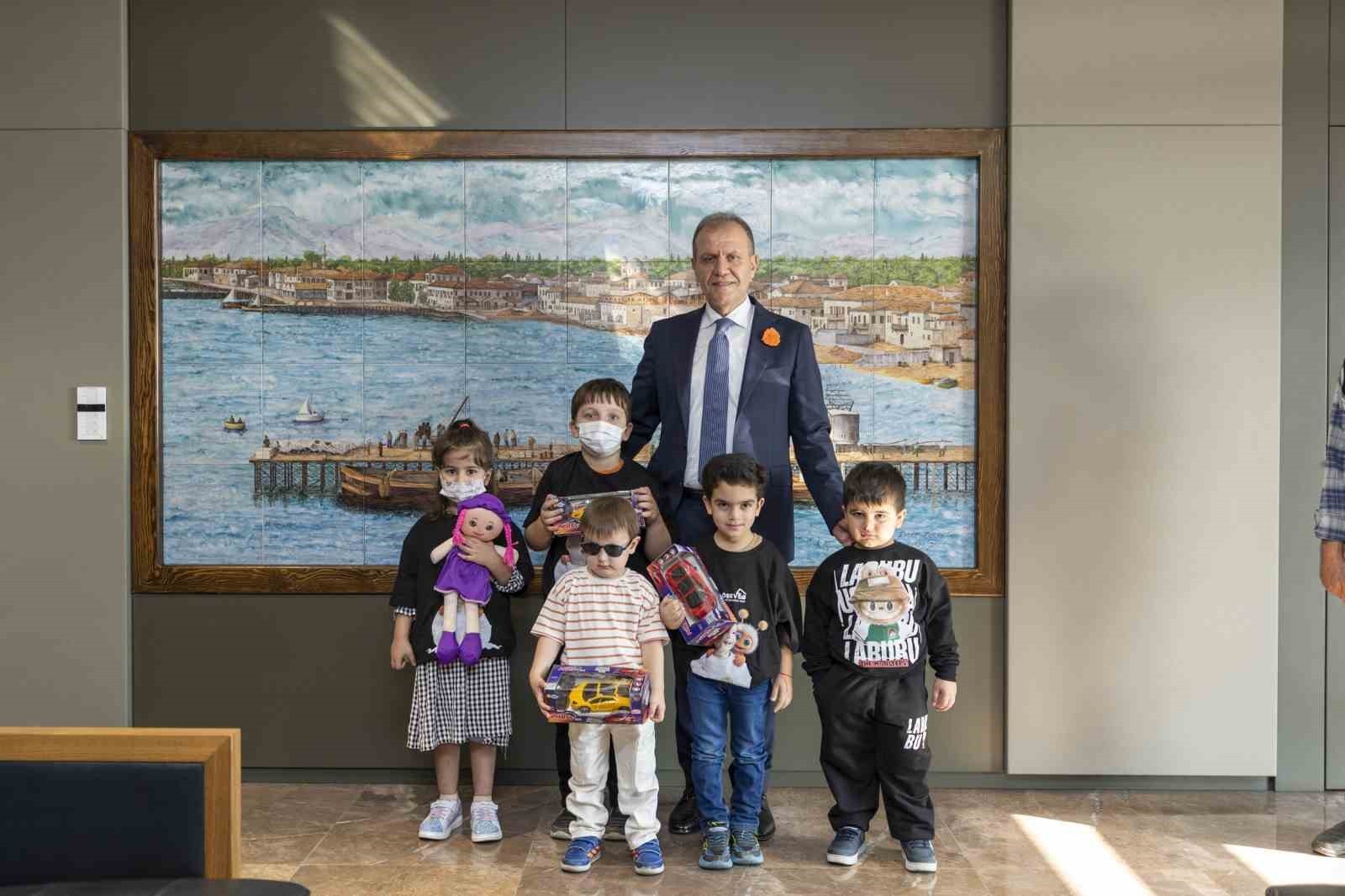 MERSİN’DE ‘LÖSEMİLİ ÇOCUKLAR HAFTASI’ KAPSAMINDA ÇOCUKLAR VE AİLELERİYLE BULUŞAN BAŞKAN VAHAP...