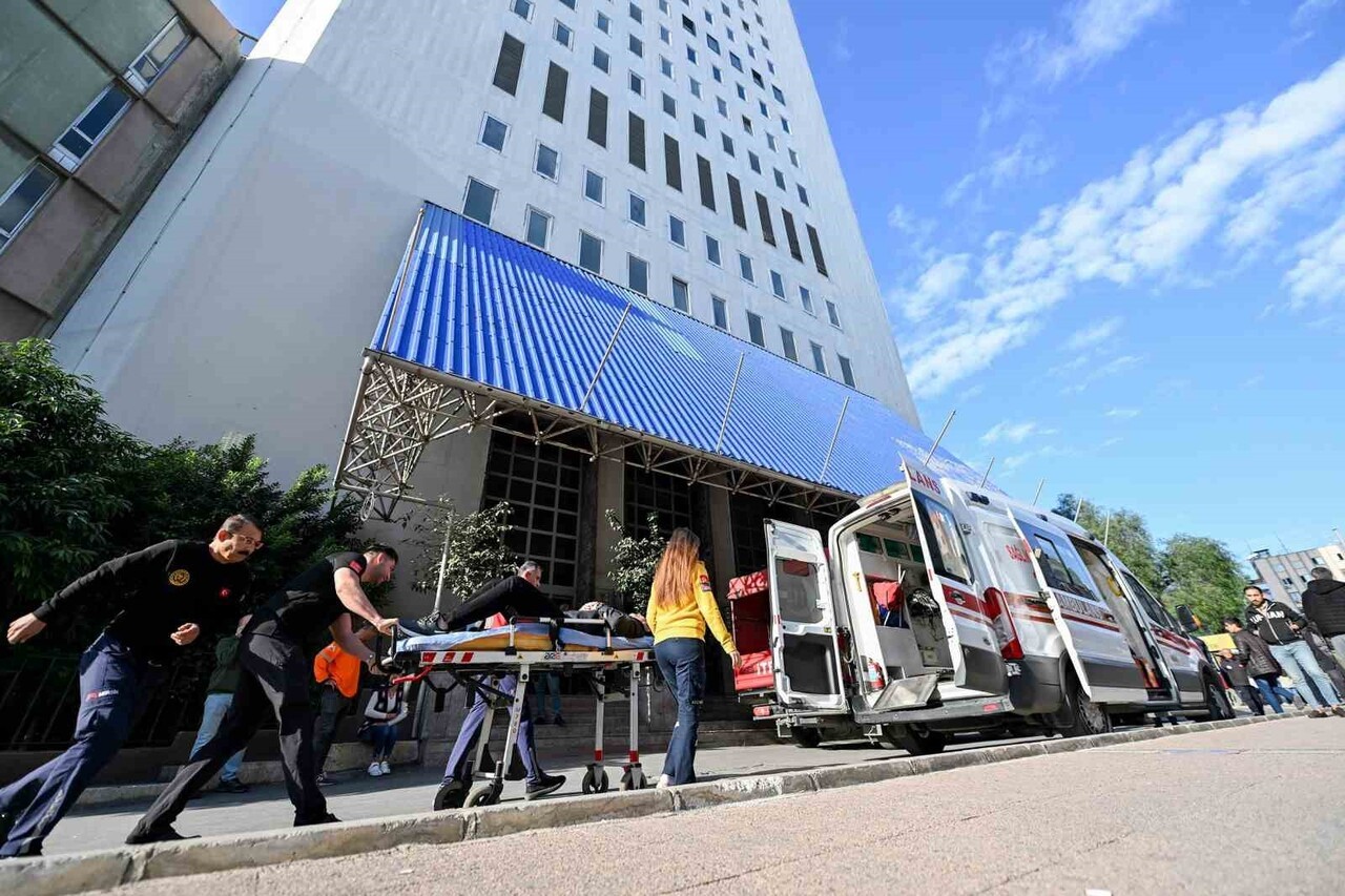 MERSİN’DE METROPOL İŞ MERKEZİ’NDE DÜZENLENEN YANGIN VE KURTARMA TATBİKATINDA PERSONEL KISA SÜREDE...