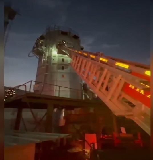 MERSİN’İN MERKEZ TOROSLAR İLÇESİNDE BİR MOBİLYA İMALATHANESİNE AİT TALAŞ DEPOLAMA SİLOSUNDA ÇIKAN...