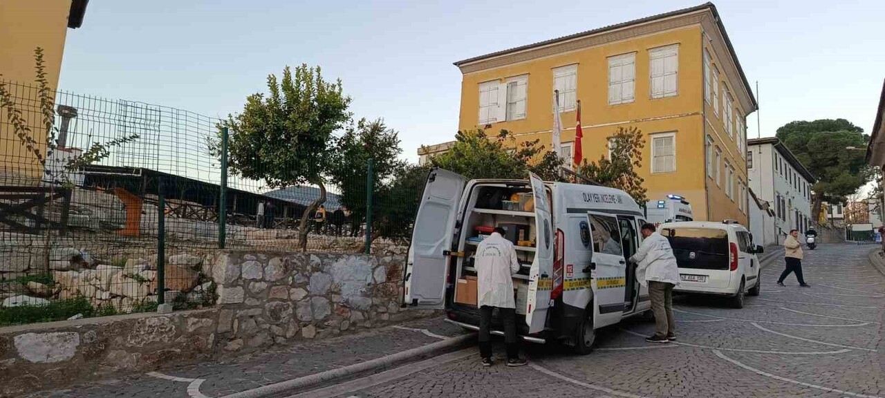 MİLAS MÜZE MÜDÜRLÜĞÜ'NDE GÜVENLİK GÖREVLİSİ NÖBET YERİNDE ÖLÜ OLARAK BULUNDU.