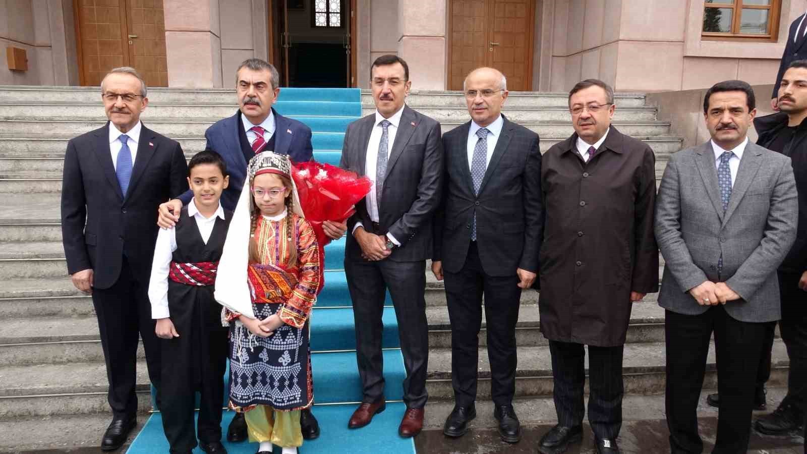 MİLLİ EĞİTİM BAKANI YUSUF TEKİN ÇEŞİTLİ TEMASLARDA BULUNMAK ÜZERE SABAH SAATLERİNDE MALATYA'YA...