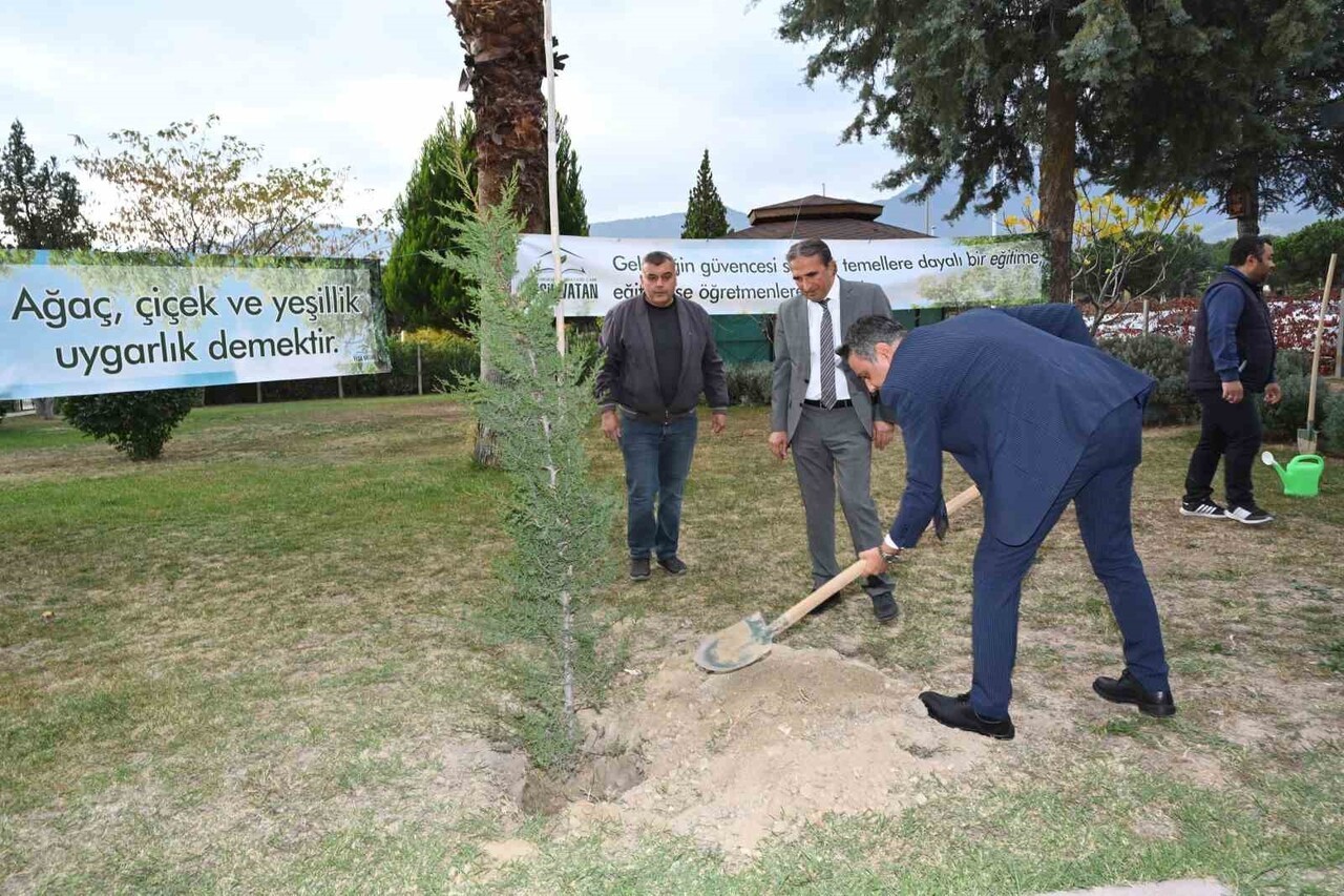 MİLLİ EĞİTİM BAKANLIĞI ‘YEŞİL VATAN-BENİM OKULUM GELECEĞE ÇARE’ PROJESİNDEN İLHAMLA DENİZLİ İL...