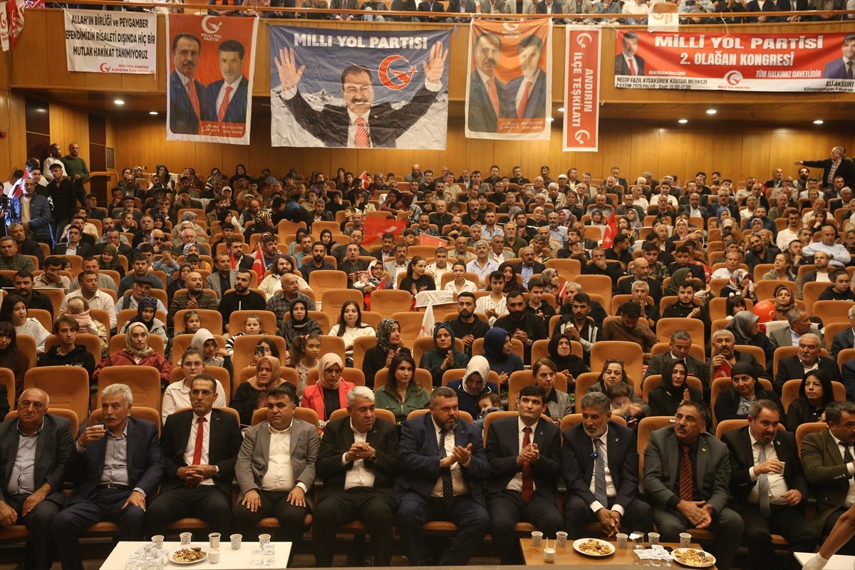 Milli Yol Partisi Genel Başkanı Remzi Çayır, partisinin 2. Olağan Kahramanmaraş İl Kongresi'ne...