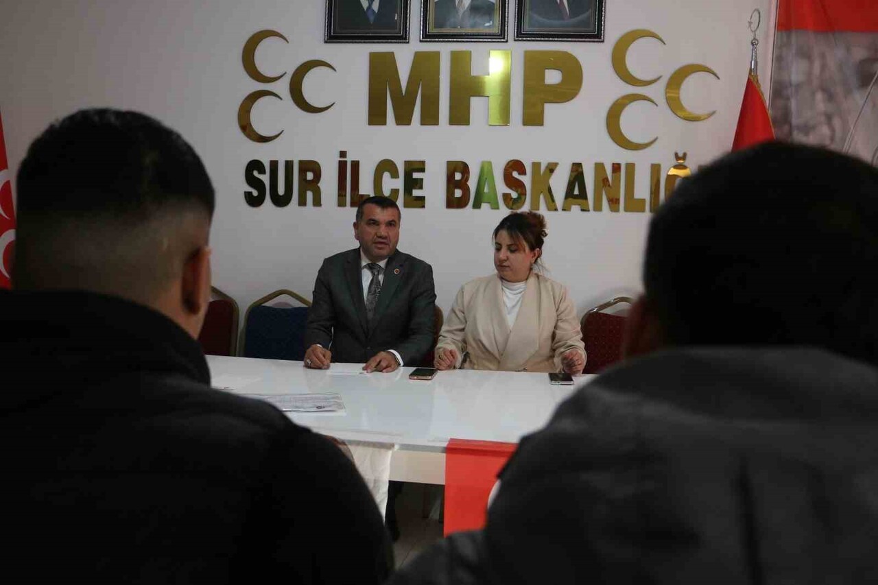 MİLLİYETÇİ HAREKET PARTİSİ (MHP) DİYARBAKIR’IN SUR İLÇE BAŞKANI ŞAKİR ERDİN, SUR İLÇESİNDEKİ ESNAF...