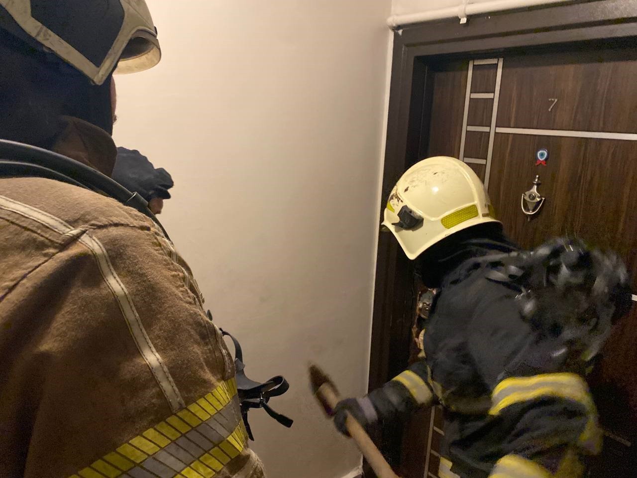 MUDANYA’NIN GÜZELYALI MAHALLESİ 51. SOKAK’TA BULUNAN FEYİZOĞLU APARTMANI, BİR KEZ DAHA YANGIN...