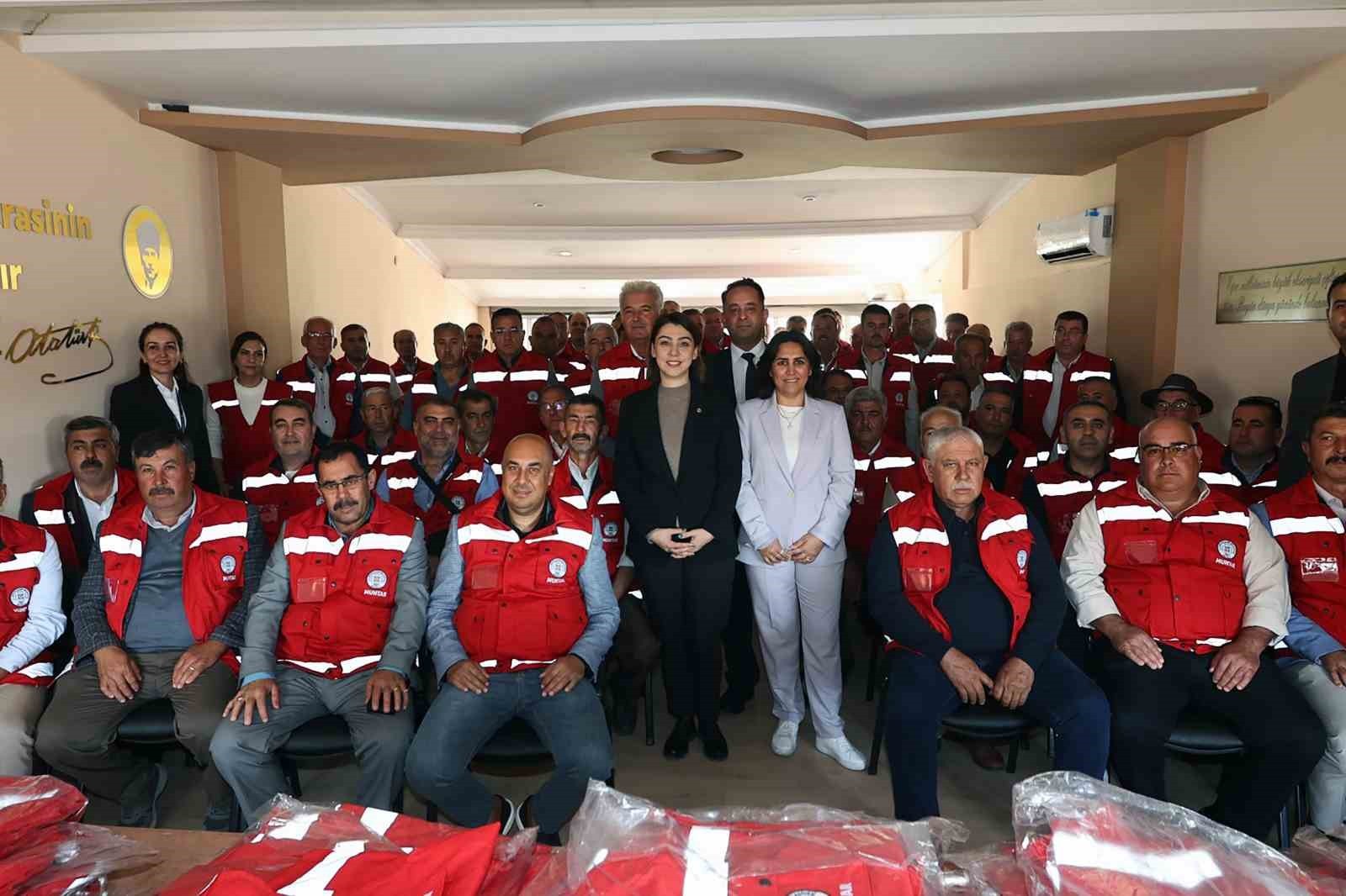 MUĞLA BÜYÜKŞEHİR BELEDİYESİ, AFETLERE HAZIRLIK KAPSAMINDA 13 İLÇEDEKİ 574 MUHTARA ÖZEL YELEK...