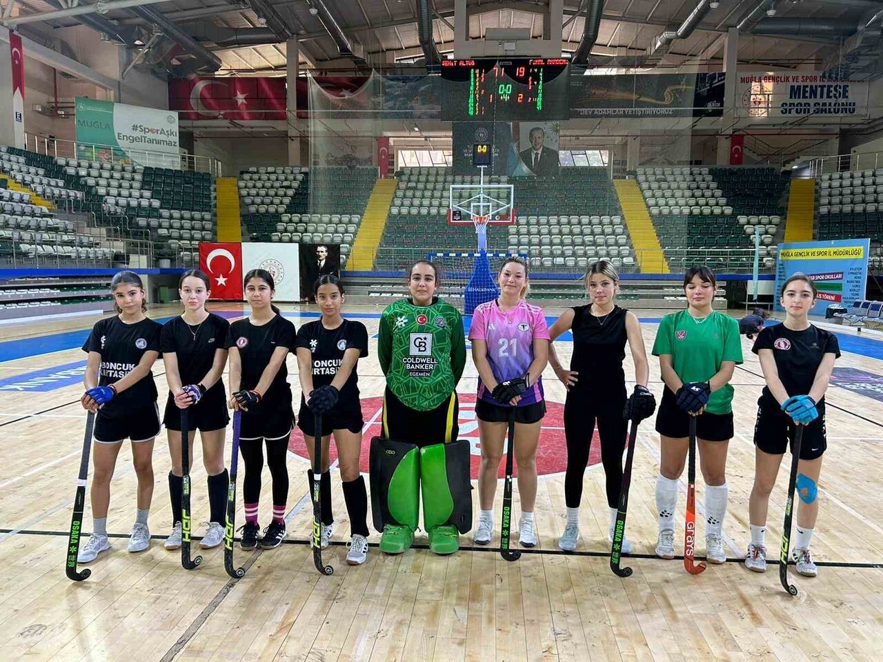 MUĞLA’NIN KADIN HOKEY TAKIMI, "TİFLİS KUPASI" İÇİN GÜRCİSTAN YOLCUSU