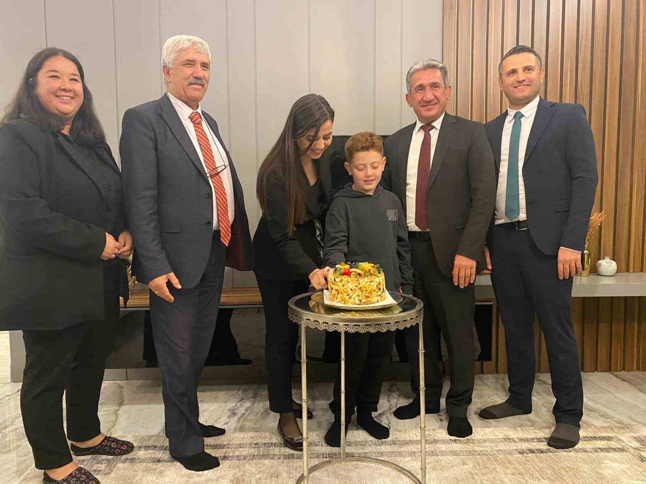 MUĞLA’NIN MENTEŞE İLÇESİNDE 24 KASIM ÖĞRETMENLER GÜNÜ, İKİ ÖĞRETMEN İÇİN HEM MESLEKİ HEM DE...