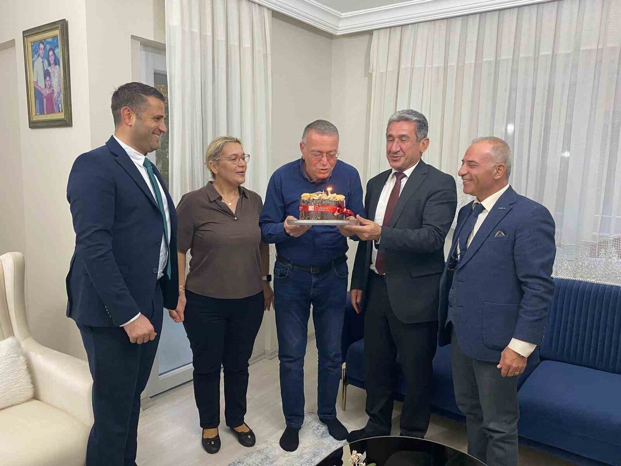 MUĞLA’NIN MENTEŞE İLÇESİNDE 24 KASIM ÖĞRETMENLER GÜNÜ, İKİ ÖĞRETMEN İÇİN HEM MESLEKİ HEM DE...