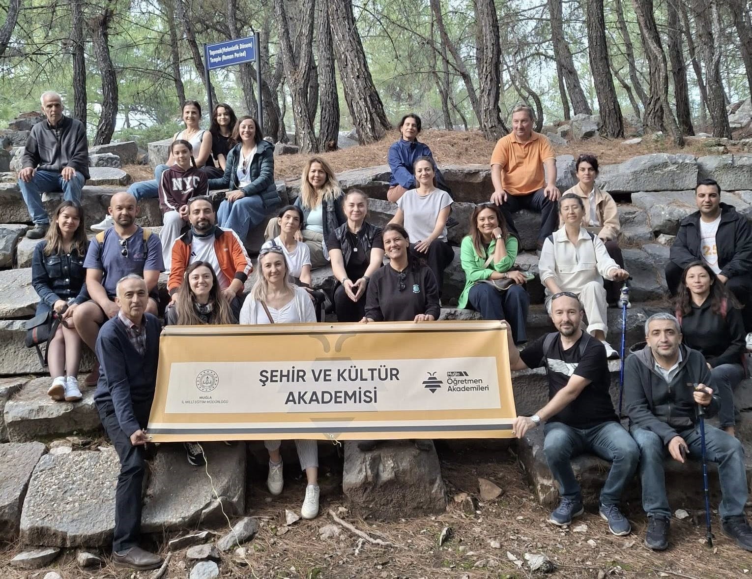 MUĞLA ÖĞRETMENLERİ, ŞEHİR VE KÜLTÜR AKADEMİLERİ İLE KEŞİF DOLU BİR YOLCULUĞA ÇIKTI