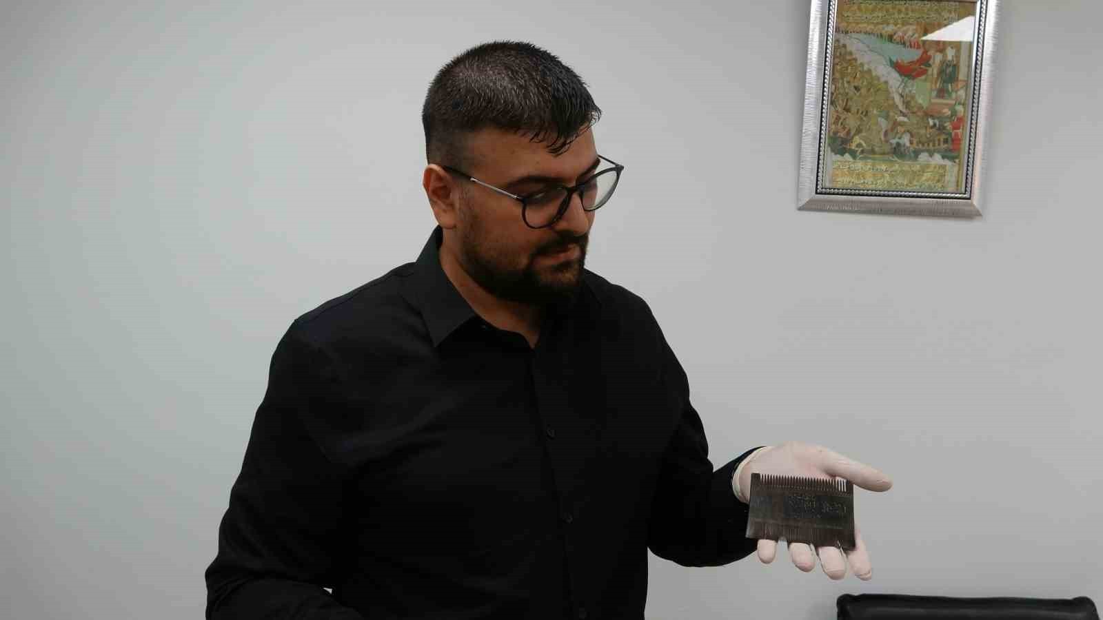 MUNZUR ÜNİVERSİTESİ ÖĞRETİM ÜYESİ DOÇ. DR. İLYAS KAYAOKAY, OSMANLI DÖNEMİNE AİT KEMİKTEN YAPILMIŞ...