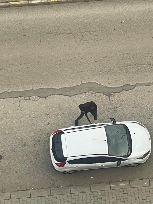 MUŞ (İHA) - MUŞ’TA HAKKINDA UZAKLAŞTIRMA KARARI BULUNAN BİR KİŞİ, BOŞANDIĞI EŞİNİ POMPALI TÜFEKLE...